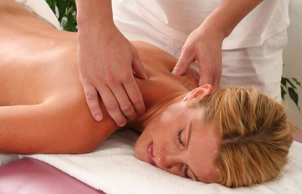 Massaggio usato per trattare l'osteocondrosi