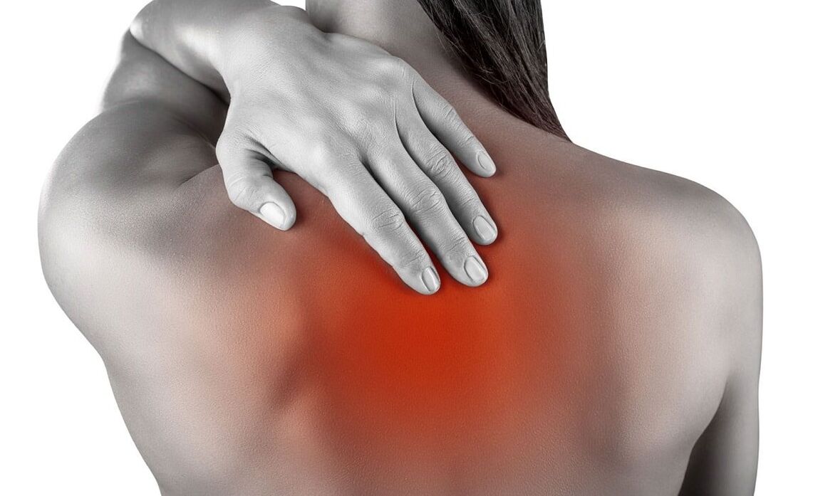 La localizzazione del mal di schiena è caratteristica dell'osteocondrosi della colonna vertebrale toracica