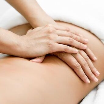 Massaggio per l'osteocondrosi della colonna lombare